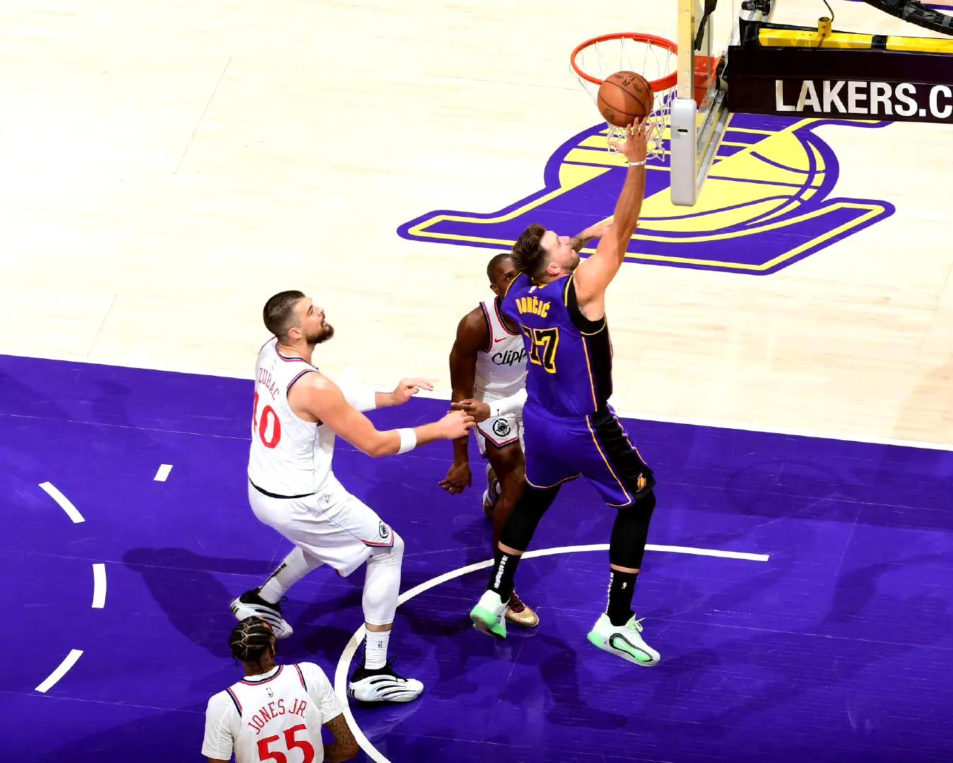 中国官网包含赛前洛杉矶湖人外线爆发——NBA常规赛节点到来，引发热议，心理建设被强调的词条